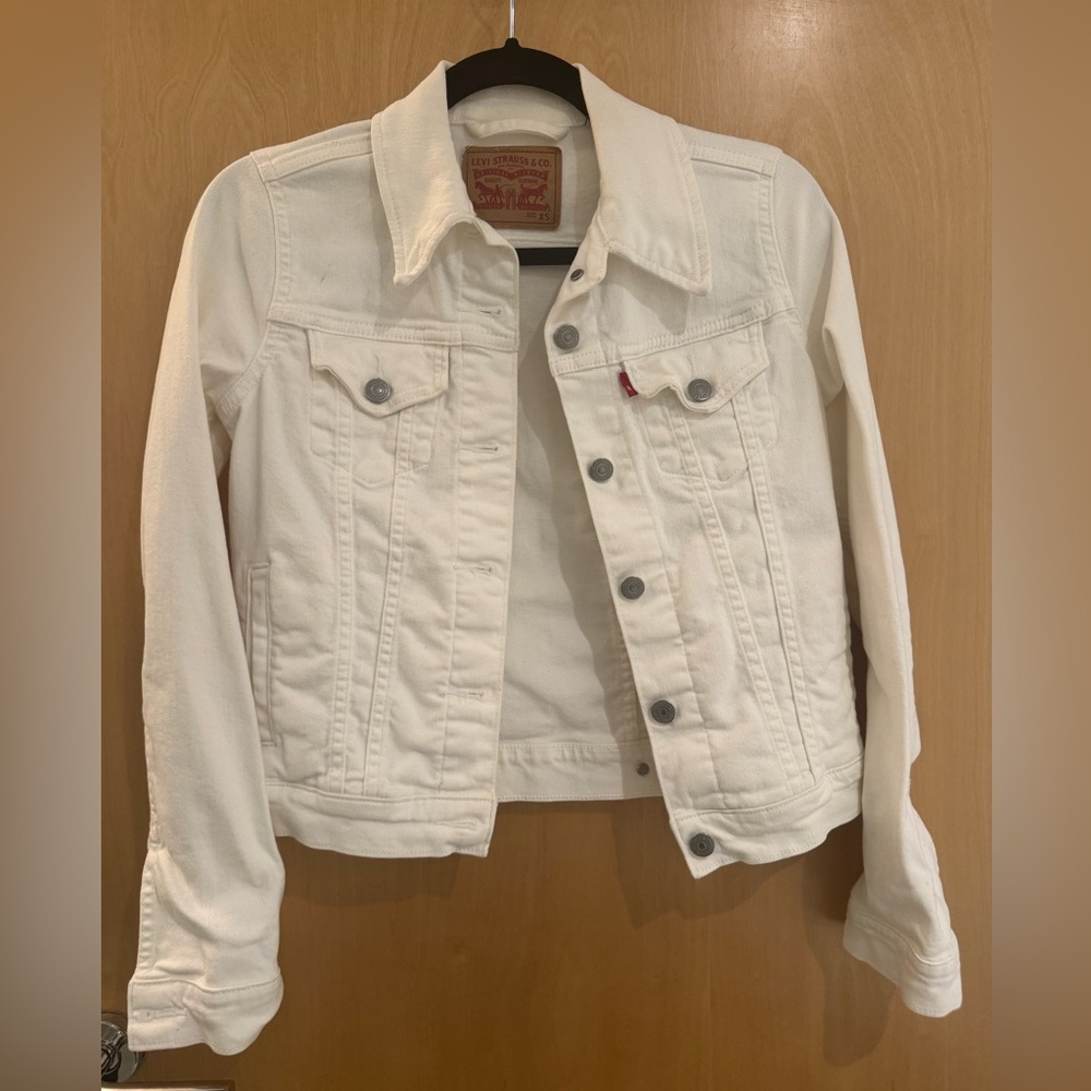 Levi's Women's  Original Trucker Jacket in a "White"